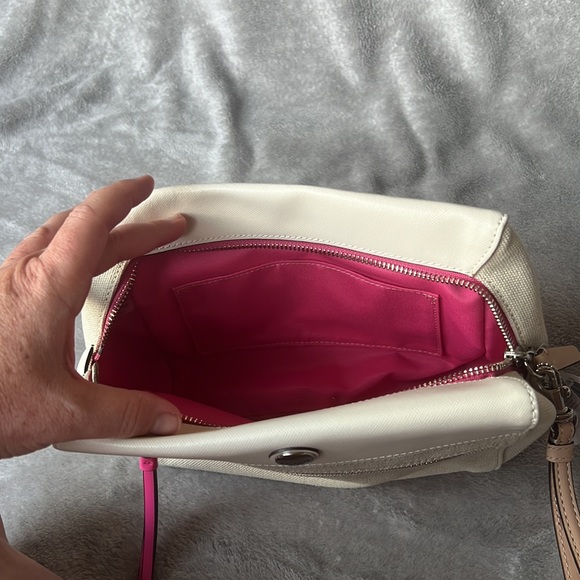 NWT Coach boxy clutch, natural with pink interior - Picture 3 of 7